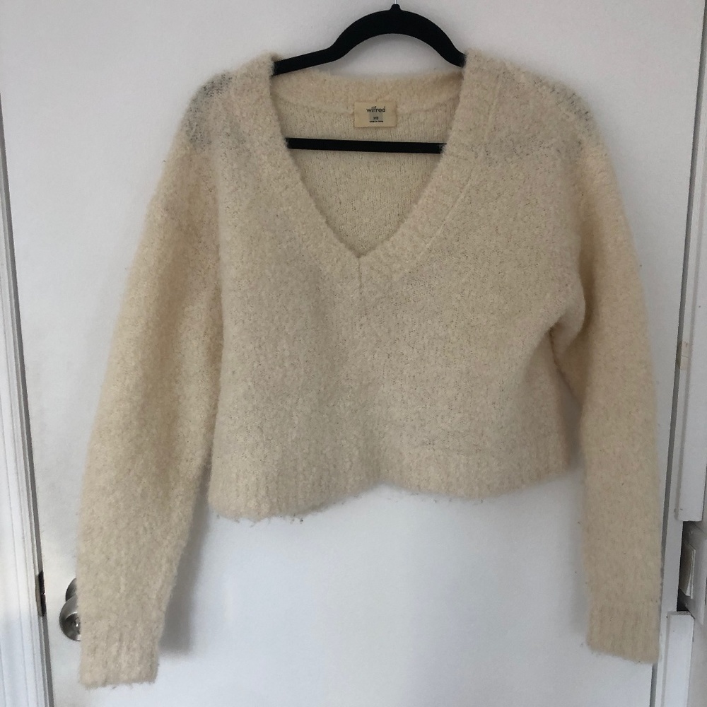 Aritzia Wilfred Fuzzy Cream Cropped Sweater